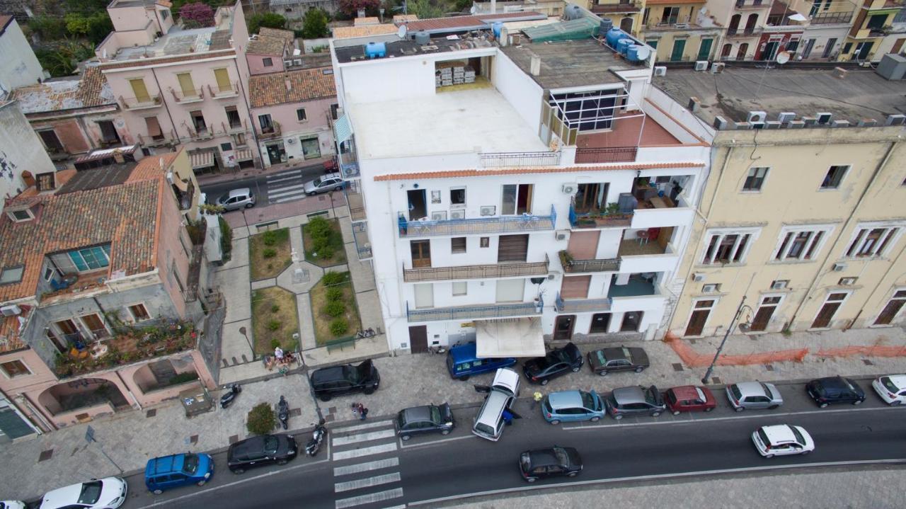 A Due Passi... Appartement Giardini-Naxos Buitenkant foto